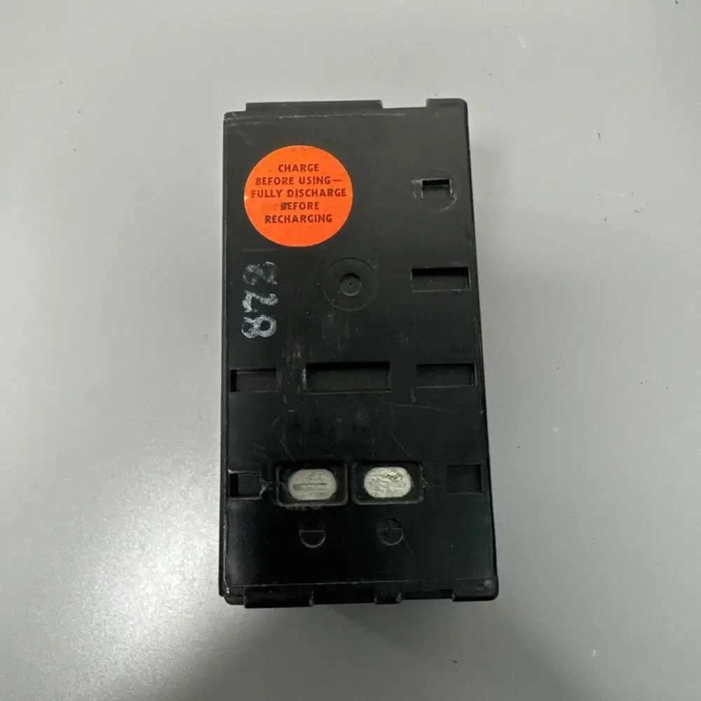 Sony Handycam NTSC Video 8 CCD-F77 Camcorder & Battery Black